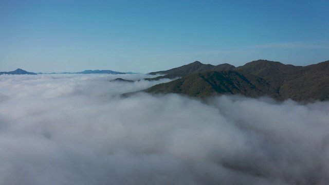 韩国京畿道南阳洲山脉上的云海视频素材