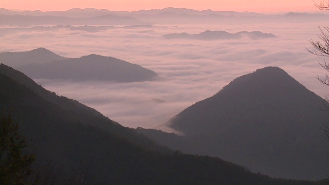 京都大江山下的云海视频素材