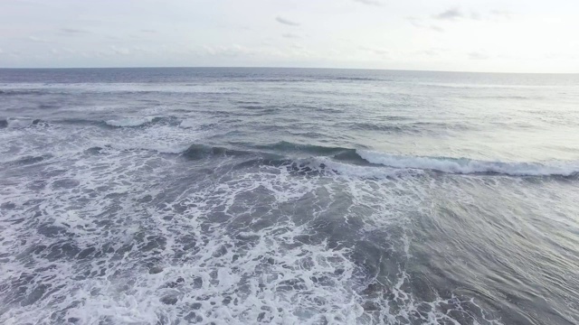 印度洋海浪的航拍镜头视频下载