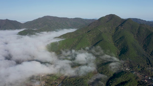 韩国京畿道南阳洲山脉上空的云海视频素材