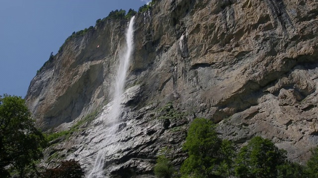 高山瀑布，Lauterbrunnen视频下载