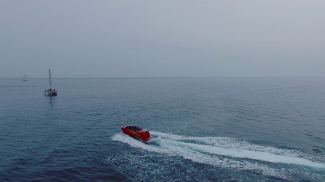 游艇和喷气艇/西浦浦，济州岛，韩国视频素材