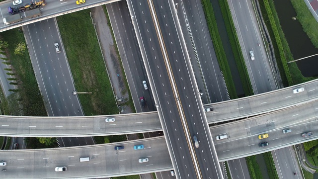 城市交通枢纽道路与汽车运动视频素材