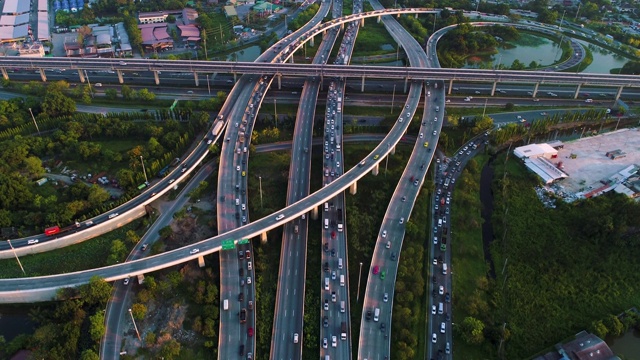 城市交通枢纽道路与汽车运动视频素材