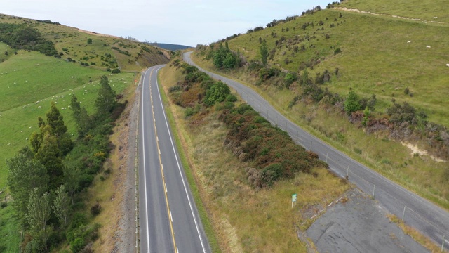 在约瑟夫维尔公路旅行，南岛，新西兰1/4视频素材