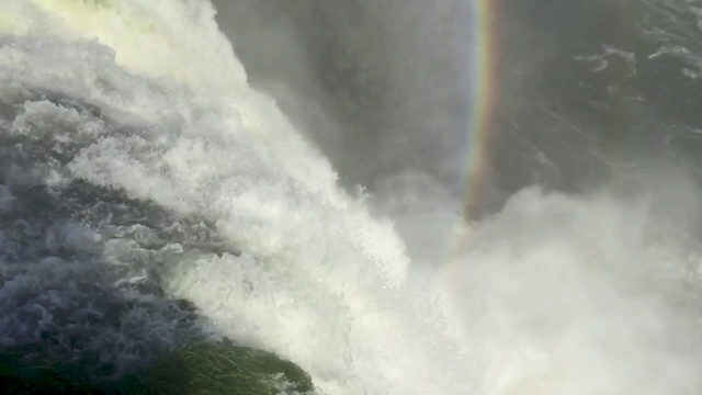 Iguaçu瀑布，水量巨大。视频素材