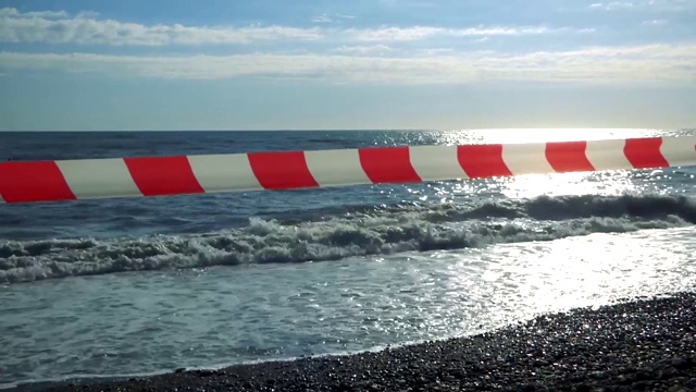 封闭海滩遭遇风暴视频素材