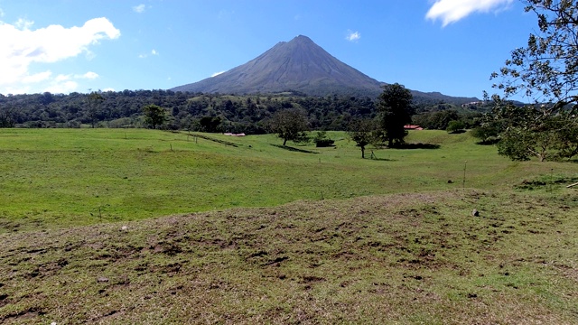 哥斯达黎加的阿雷纳尔火山国家公园视频素材