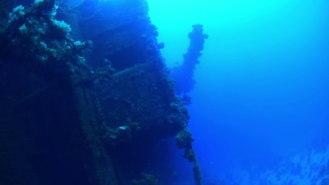 里约热内卢里约热内卢丸的船尾枪，水下沉船，卡车泻湖，楚克密克罗尼西亚视频素材