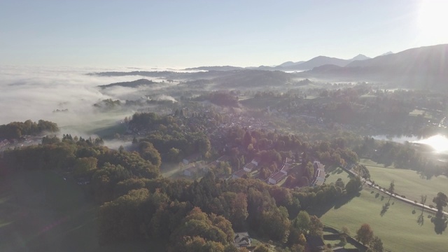 德国巴伐利亚州的泰根湖。阿尔卑斯山脉。美丽的旅游目的地。空中飞行4 k视频素材