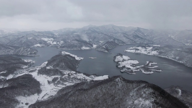 韩国全拉岛，玉尊湖和文地城岛的雪景视频素材