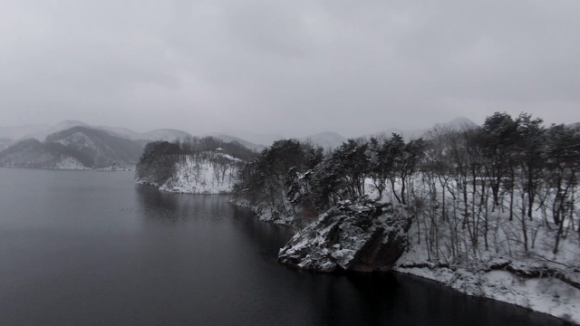 韩国全拉岛，玉尊湖和文地城岛的雪景视频素材