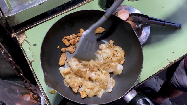 亚洲菜，用平底锅烹饪视频素材