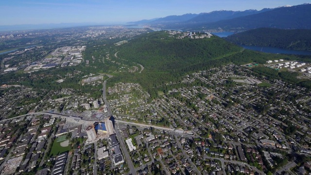 Skytrain Coquitlam和Burnaby Mountain SFU视频素材