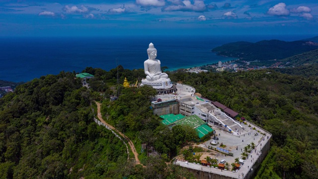 普吉岛大佛在泰国普吉岛的山顶上视频下载