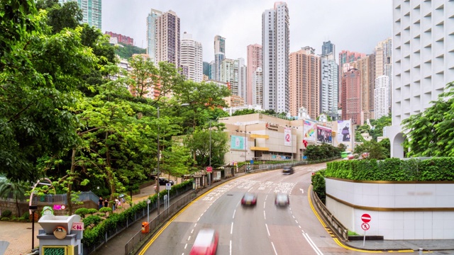 香港道与中区交通及现代化办公大楼的时间图视频素材