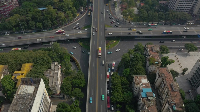 晴天广州市交通街道道路环线十字路口高空俯仰全景4k中国视频素材