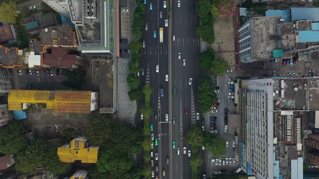 阴天广州市中心交通街道路口高空俯仰全景4k中国视频素材