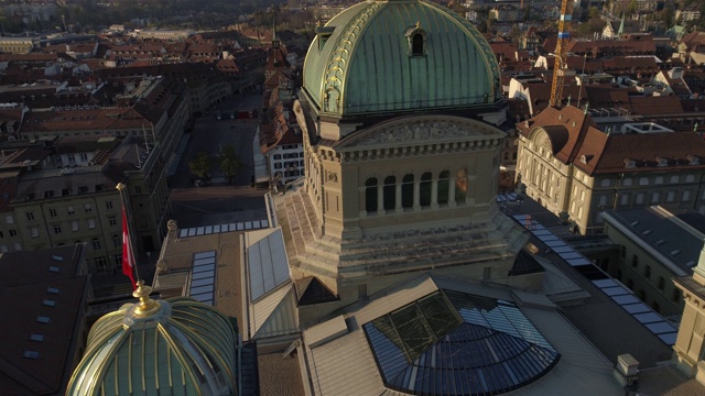 Bern Bundeshaus近景-空中4K视频素材