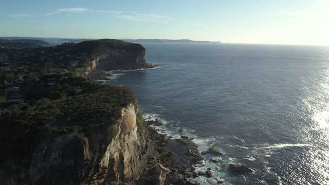 悉尼北部海滩和海岸线无人机视觉视频素材