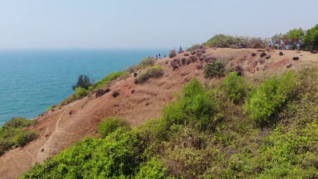 鸟瞰图越来越接近山山角视频素材