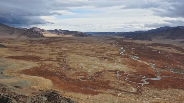 戈壁沙漠山地鸟瞰图视频素材