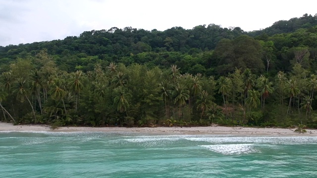 泰国Koh kood岛美丽的大海和天空。视频下载