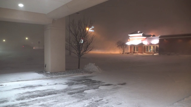 夜间暴风雪情况视频素材