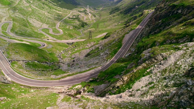 鸟瞰图，transagaras山路，罗马尼亚，特兰西瓦尼亚视频素材