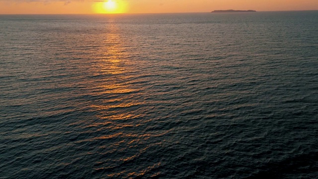 海上的空中日出视频素材