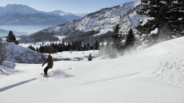 滑雪板女孩粉末万向节Backcountry 4k视频素材