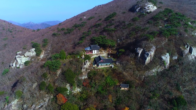 duryunshan Mountain, Bukmiruekam Rock and Daeheungsa Temple / Samsan-myeon, haan -gun，全罗南道，韩国视频素材