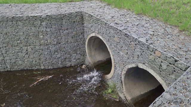 城市的排水管道视频素材