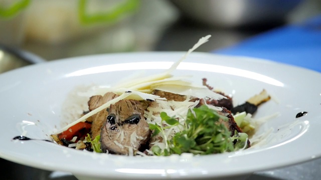 肉菜的装饰用蔬菜视频素材