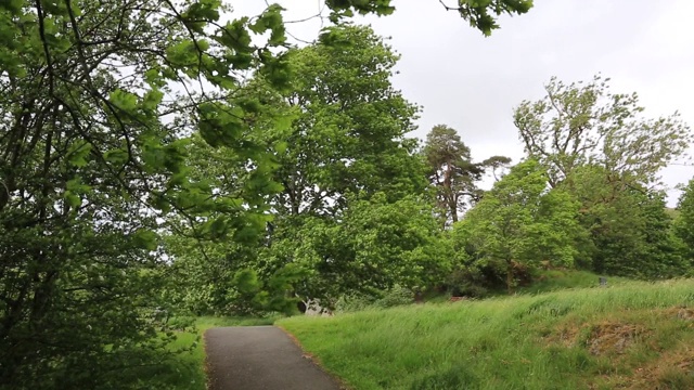 英国湖区安布尔赛德遭遇了反常的大风天气。视频素材