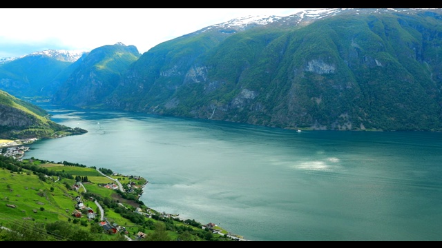 挪威的松岛和峡湾。全景全景的惊人的峡湾桑格峡湾。夏季风景风景著名的自然景点，地标和热门的目的地在夏季视频素材