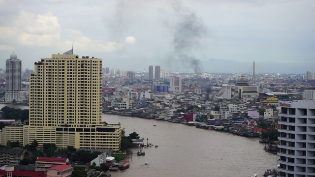 城市着火了视频下载