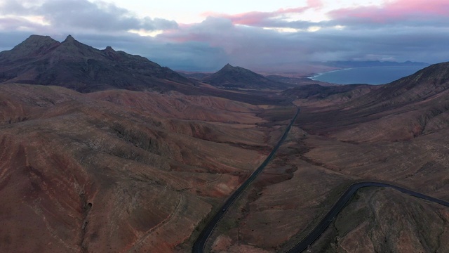 西班牙，加那利群岛，富埃特文图拉，卡登火山和火山景观望向Jandia半岛视频素材