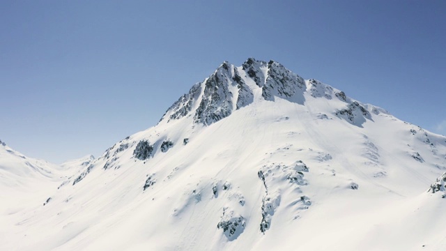 高山冬季高峰瑞士4k航拍视频素材