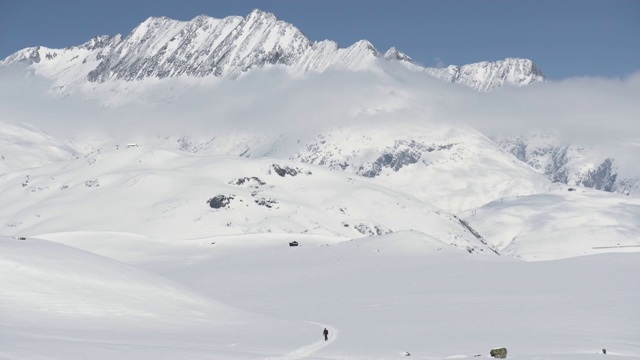 冬季滑雪旅游山步行4k视频下载