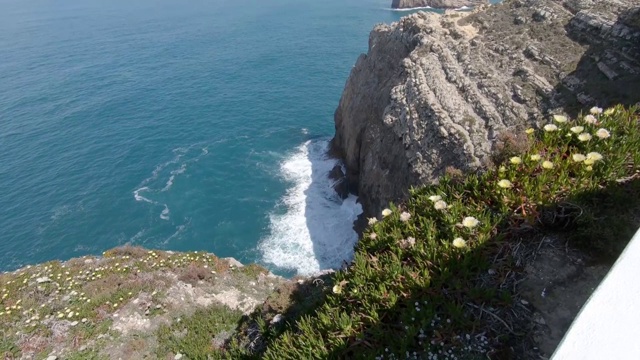 阿尔加维海岸线美景，在圣维森特卡波山顶视频素材