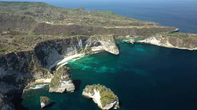 令人惊叹的钻石海滩在美丽的日出沐浴在绿松石海的鸟瞰图。视频素材