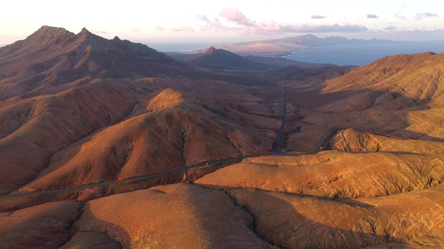 西班牙，加那利群岛，富埃特文图拉，卡登火山和火山景观望向Jandia半岛视频素材