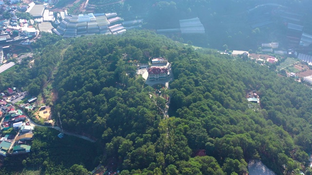 越南最后一位国王的王宫1(宝戴的宫殿)充满了历史——宝戴国王是越南最后一位皇帝。视频素材