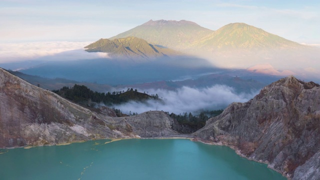 印尼东爪哇的成层火山卡瓦伊真的时间流逝视频素材