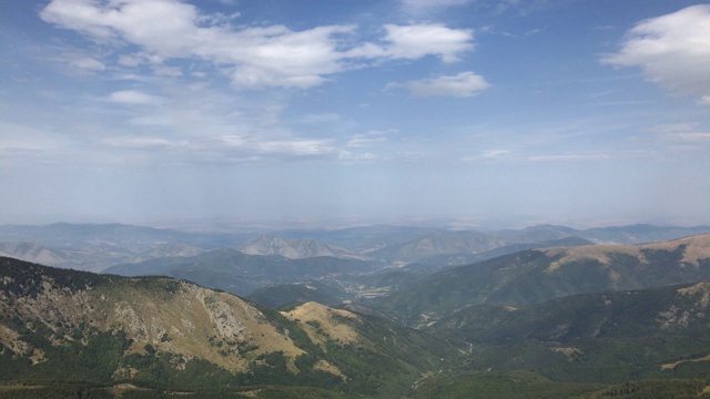 缓慢倾斜的斯达拉平原山的高地4K视频素材