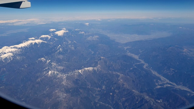 4K高空俯瞰日本的山脉。视频素材