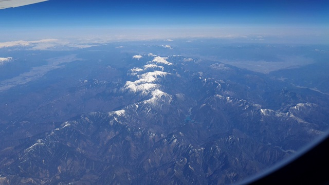 4K高空俯瞰日本的山脉。视频素材