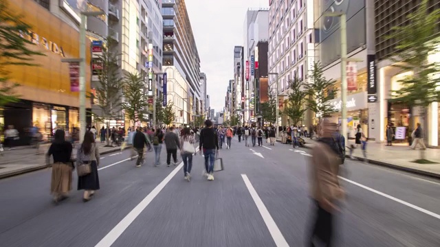 日本东京银座中央大道购物狂视频素材