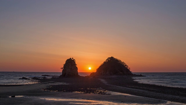 日落时分的Kkotji海滩/ Taean-gun，忠清南道，韩国视频素材